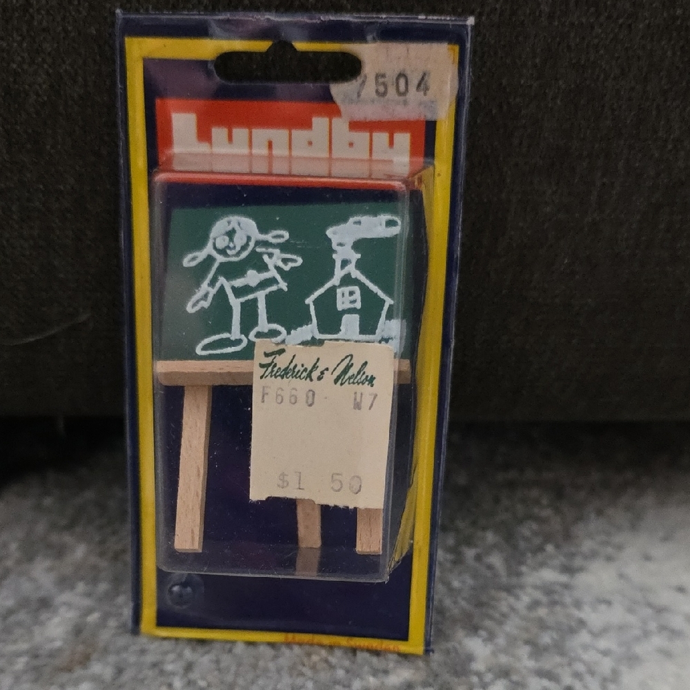Lundby  Mini Chalkboard with Stand